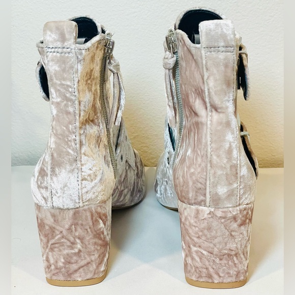 Rebecca Minkoff “Logan” Crushed Velvet Light Blush Dusty Rose Ankle Boots | NWT - Picture 8 of 16